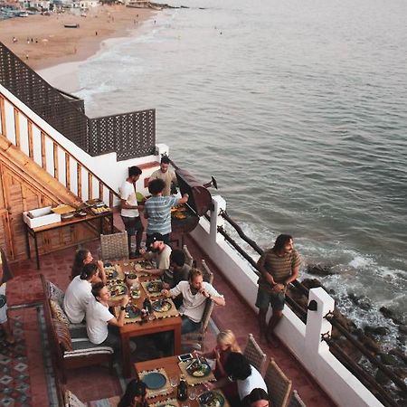 Ostello Hashpoint Surf Camp Taghazout Esterno foto