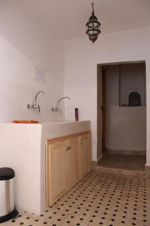 Ostello Hashpoint Surf Camp Taghazout Esterno foto
