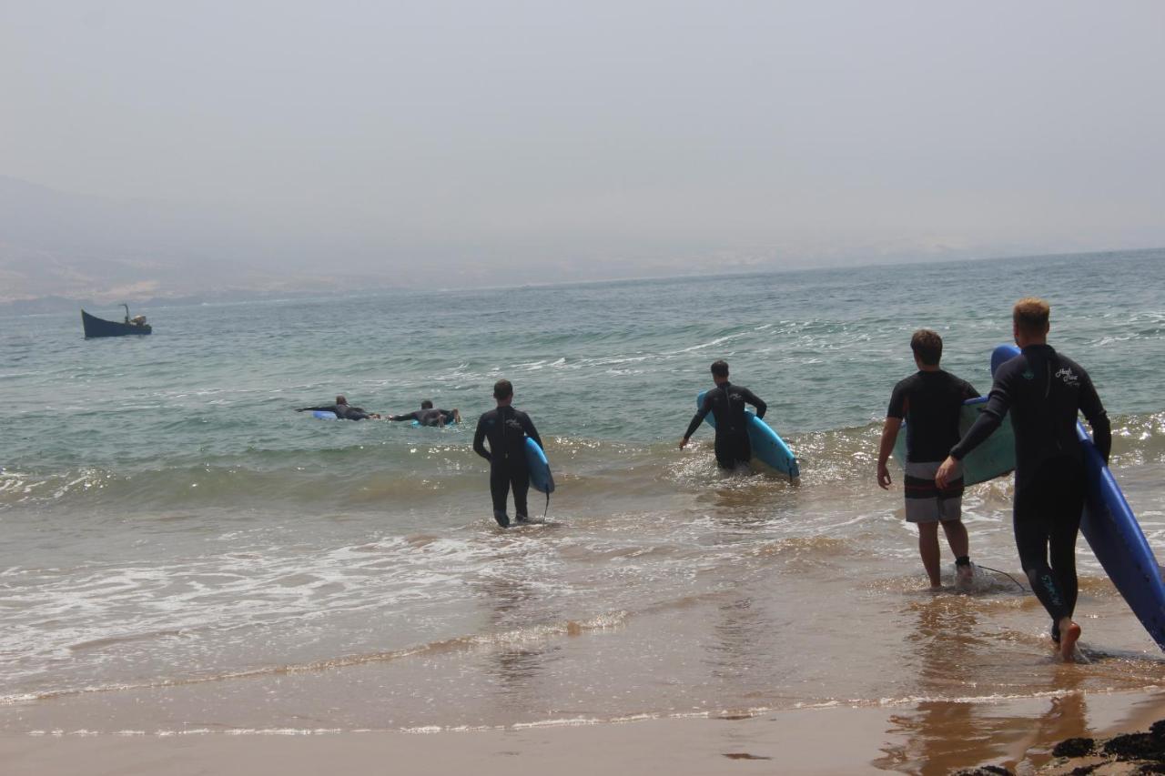 Ostello Hashpoint Surf Camp Taghazout Esterno foto